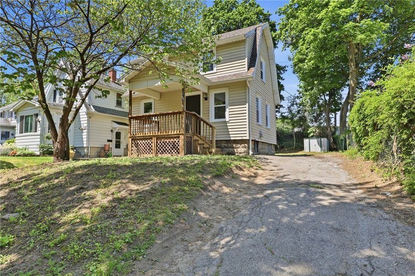 Welcome to 271 Sheppler Street, a charming Cape Cod filled with - photo 3