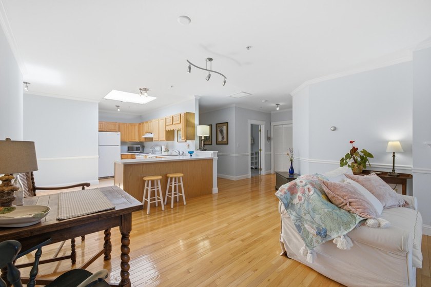 Immaculate and move-in ready, this spacious 1-bedroom, 1-bath - photo 14