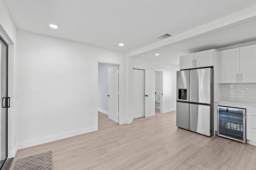 Beautifully updated East Oakland Park home with curb appeal and - photo 18