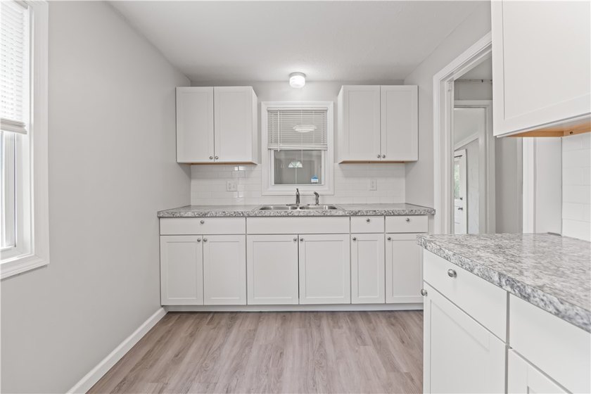 Move right into this beautifully updated 3-bedroom, 1.5-bath - photo 13