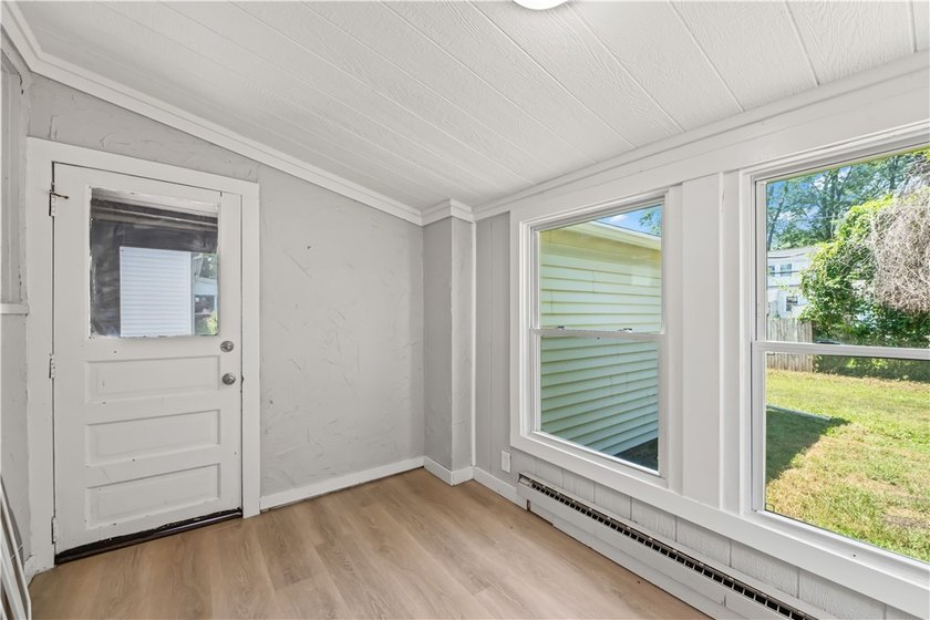Move right into this beautifully updated 3-bedroom, 1.5-bath - photo 17