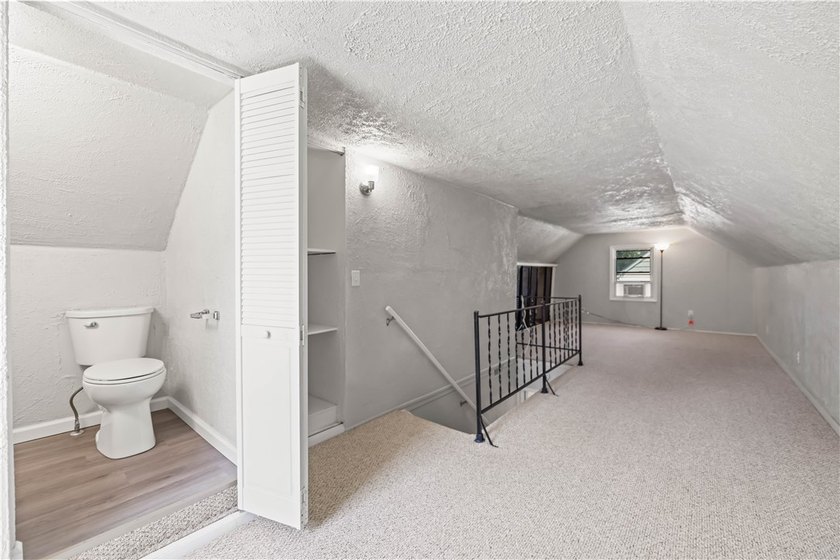 Move right into this beautifully updated 3-bedroom, 1.5-bath - photo 19