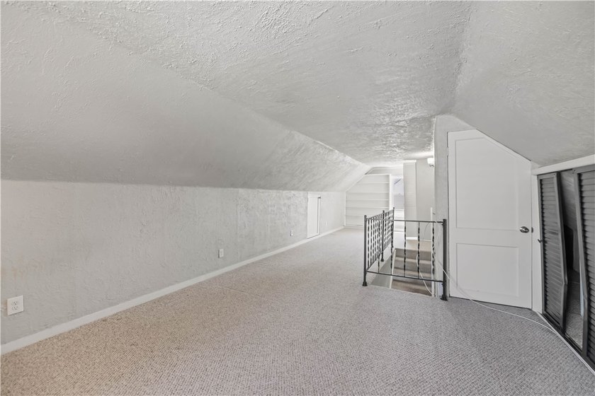 Move right into this beautifully updated 3-bedroom, 1.5-bath - photo 20