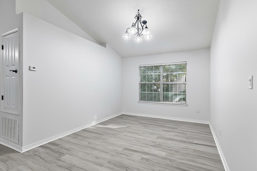 Coastal Comfort on a Quiet Street -Minutes from Beaches &amp; Grand - photo 6