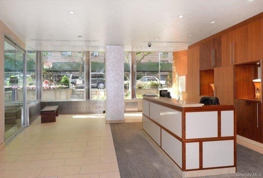 Position your practice in the heart of Forest Hills with this - photo 3