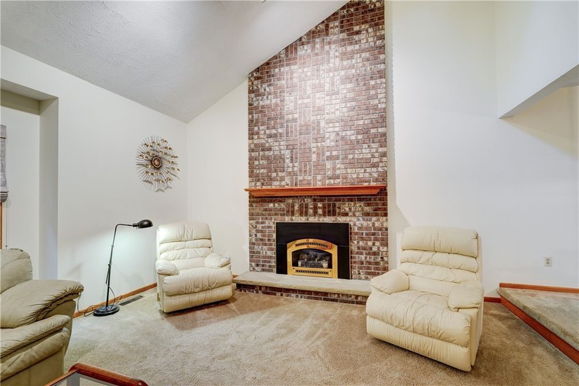 Welcome to 28 Green Pine Lane, offered for sale for the very - photo 14