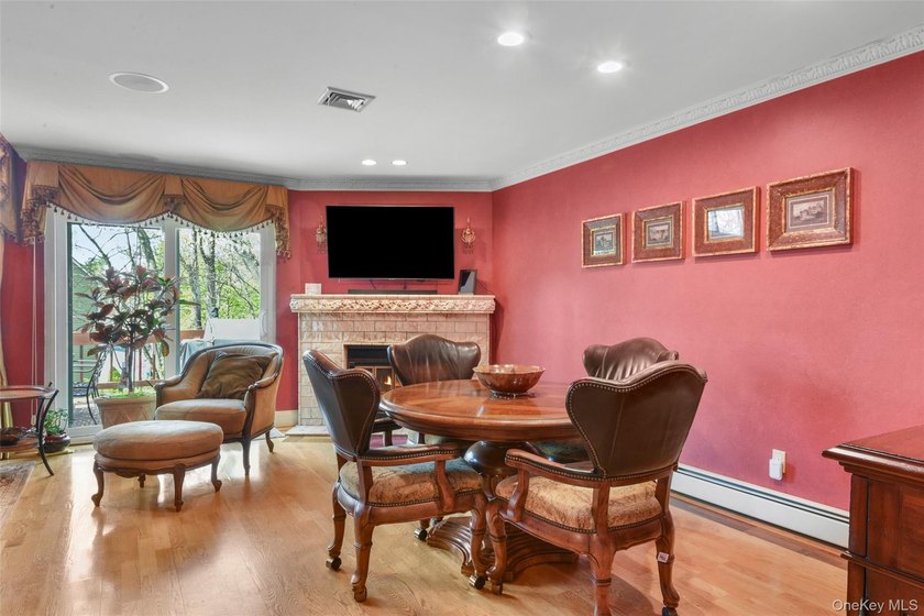 Bright and inviting townhouse offering a spacious layout that - photo 8