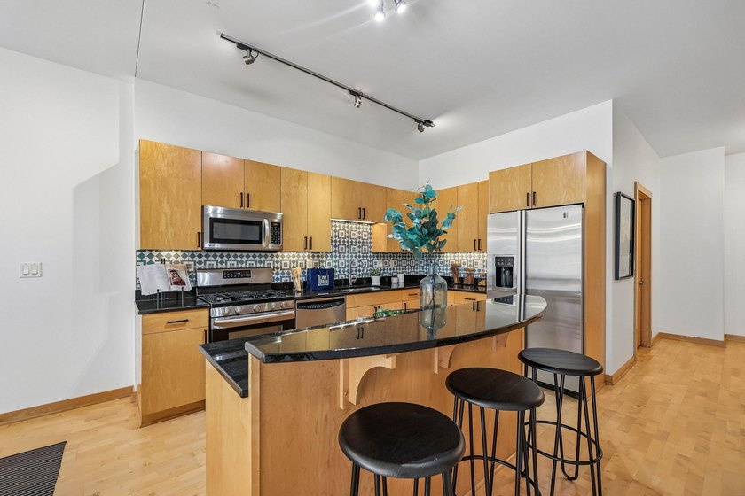 5th Avenue Lofts in the heart of the North Loop, where urban - photo 11