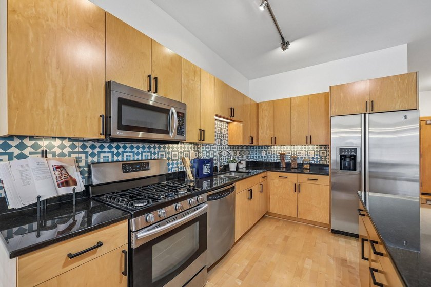 5th Avenue Lofts in the heart of the North Loop, where urban - photo 12
