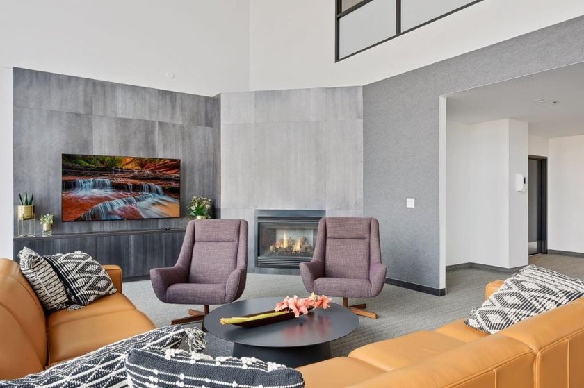 5th Avenue Lofts in the heart of the North Loop, where urban - photo 33