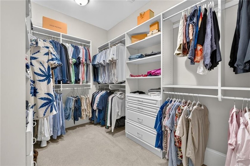 Luxury Townhome Living at Its Finest! Welcome to an exceptional - photo 34
