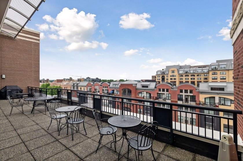 5th Avenue Lofts in the heart of the North Loop, where urban - photo 38