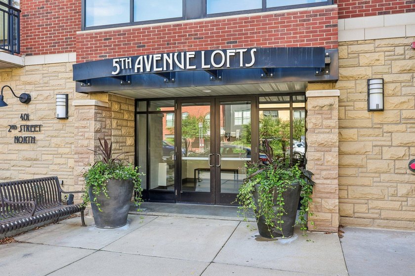 5th Avenue Lofts in the heart of the North Loop, where urban - photo 47