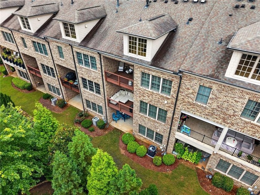 Luxury Townhome Living at Its Finest! Welcome to an exceptional - photo 48