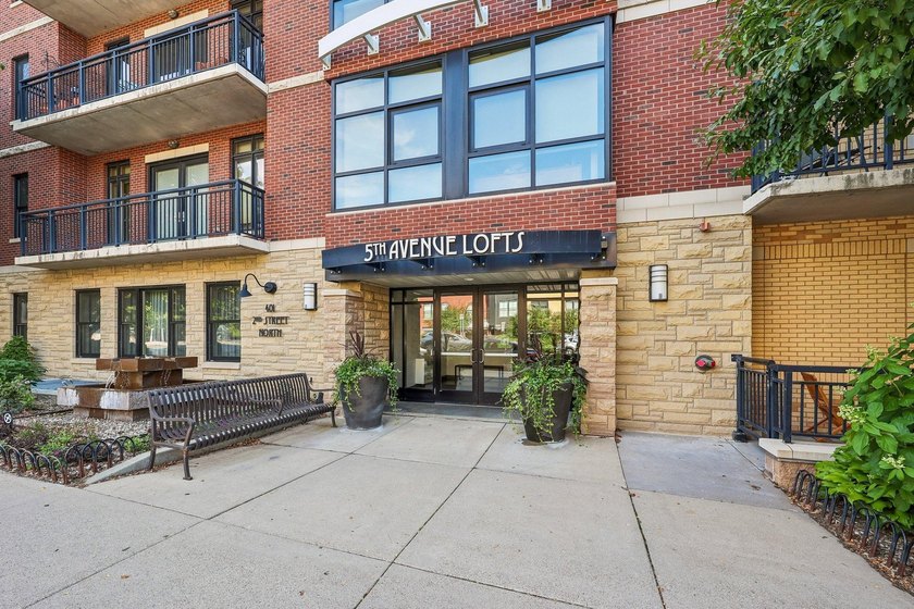 5th Avenue Lofts in the heart of the North Loop, where urban - photo 48