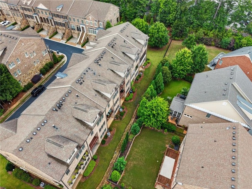 Luxury Townhome Living at Its Finest! Welcome to an exceptional - photo 49