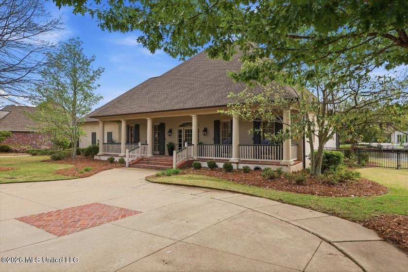 WATERFRONT! Exceptional custom-built lakefront home in Reunion - photo 2
