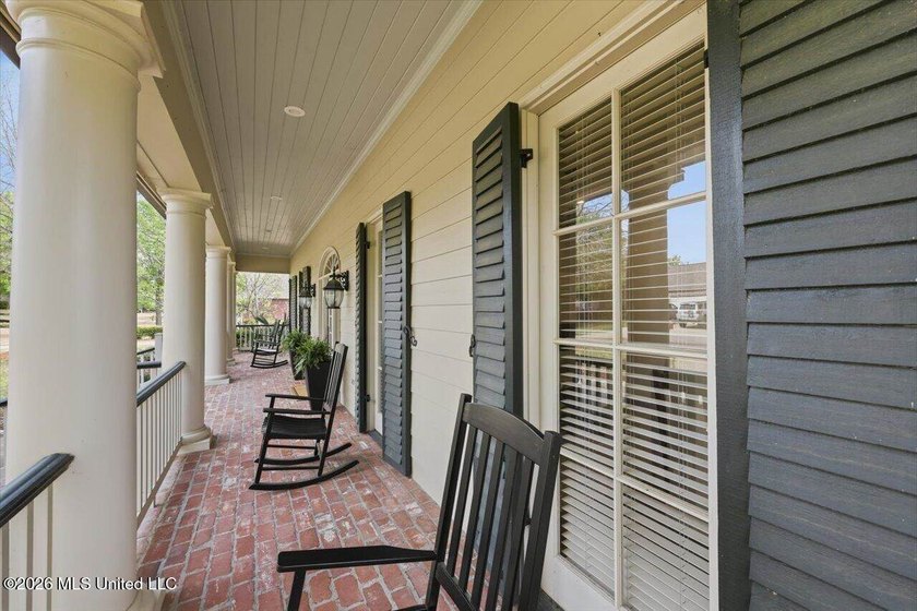 WATERFRONT! Exceptional custom-built lakefront home in Reunion - photo 6