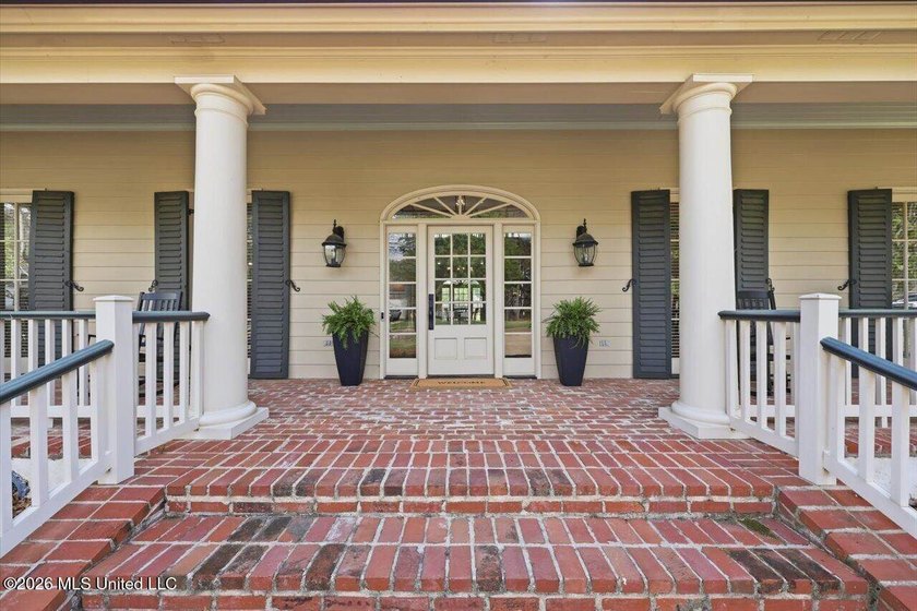 WATERFRONT! Exceptional custom-built lakefront home in Reunion - photo 7