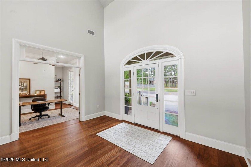 WATERFRONT! Exceptional custom-built lakefront home in Reunion - photo 8