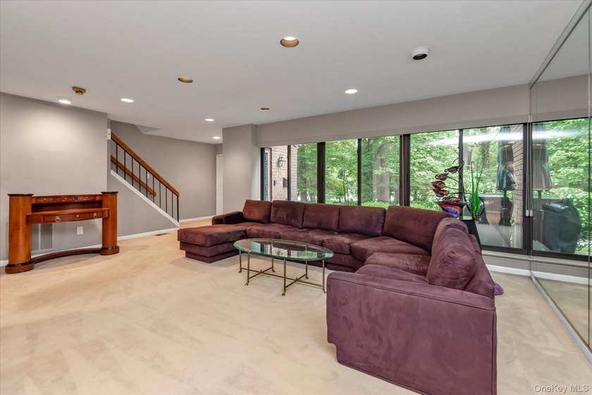 Fabulous opportunity to own a Buttonwood model in the highly - photo 4