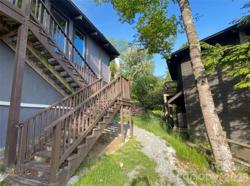 Discover 119 Beechwood Ln, designed for everyday comfort with a - photo 6
