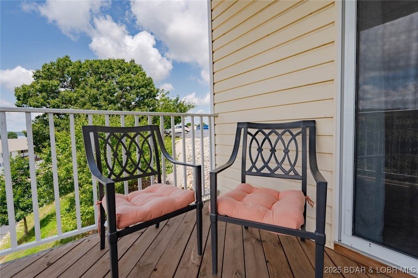 Welcome to this beautifully remodeled, walk-in end unit at The - photo 32