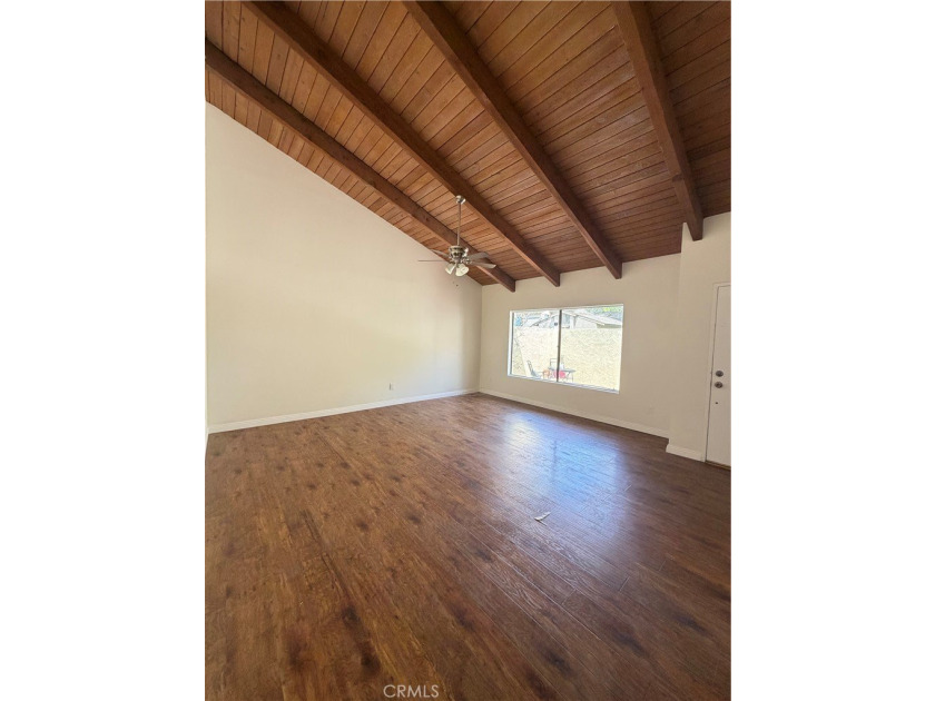 Beautiful Home in the perfect location. This home sits in a - photo 5