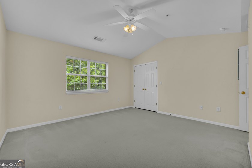 Move-in ready and perfectly located! This well-maintained - photo 23