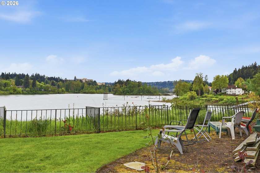 Historic Milwaukie Condo property sit on the Willamette River - photo 23