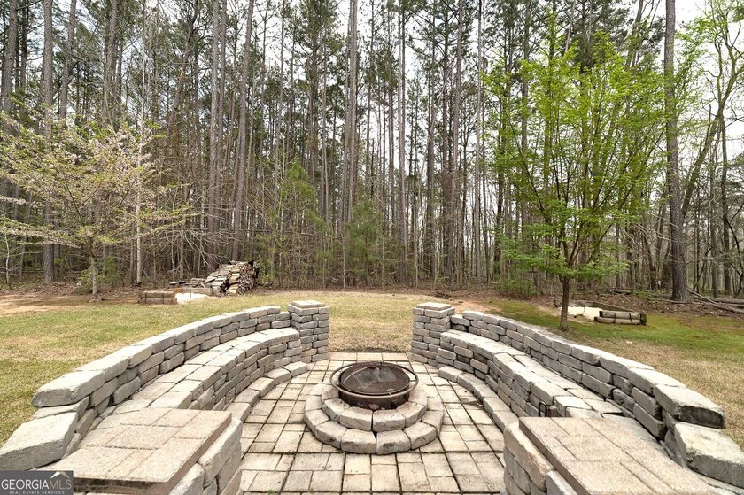 YOU'VE GOT TO SEE THIS HOME TO BELIEVE IT!! Beautiful - photo 8