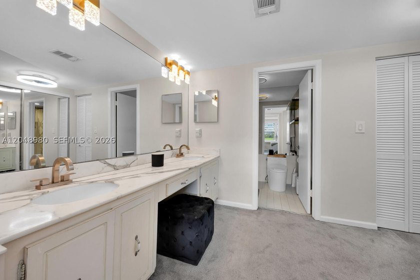 Beautifully remodeled 2-bedroom, 2-bath residence featuring a - photo 23