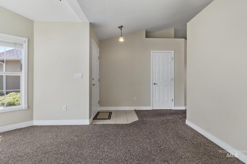 Beautiful 3-bedroom, 2-bath home featuring an open and inviting - photo 6