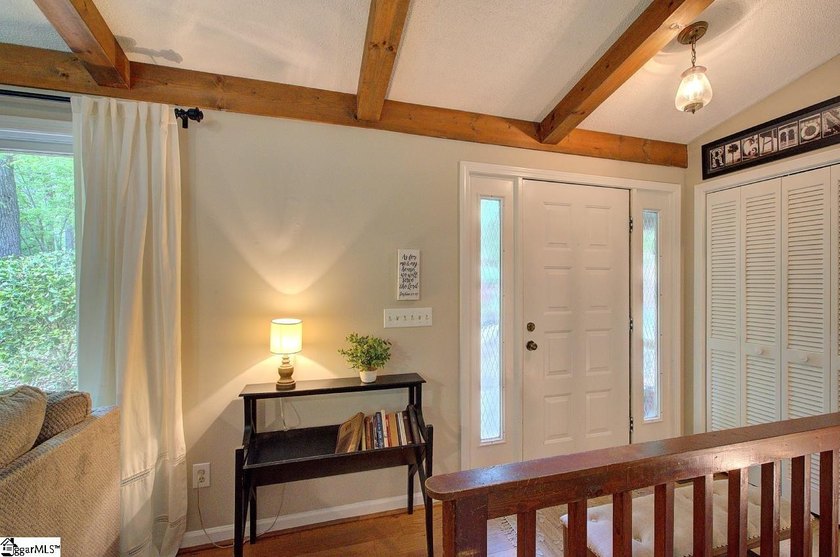 Welcome to your new Keowee Key home! This premium gated - photo 6