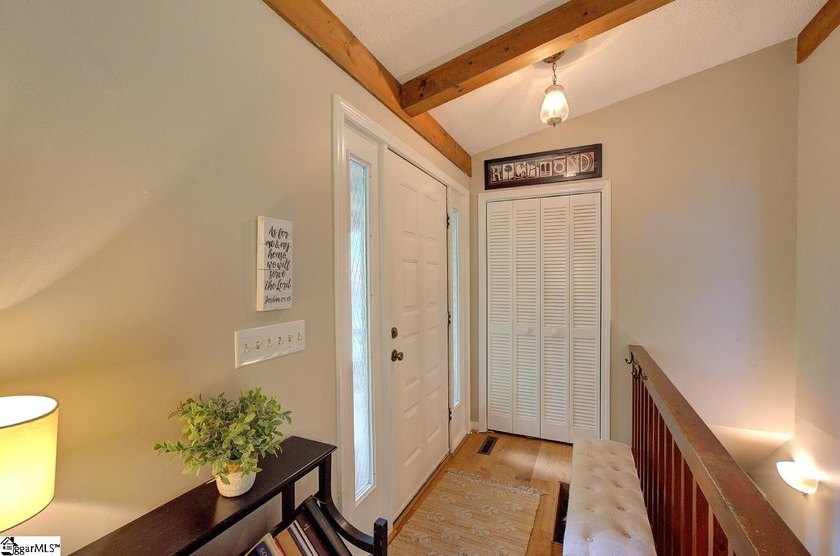 Welcome to your new Keowee Key home! This premium gated - photo 7