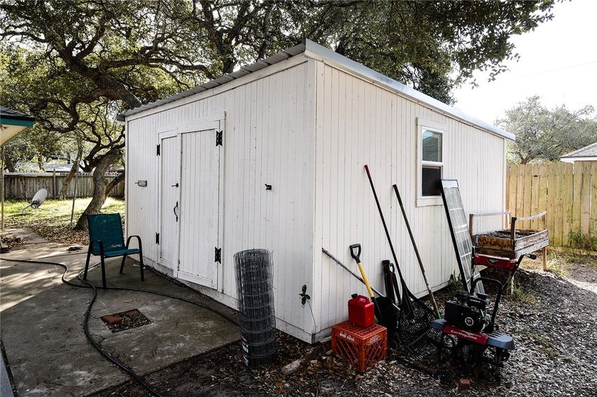 Check out the VIRTUAL WALK-THROUGH. This well-maintained - photo 32
