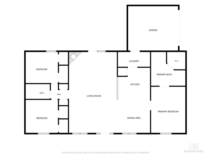 Nestled on nearly three acres of pristine land in Fairhope, this - photo 32
