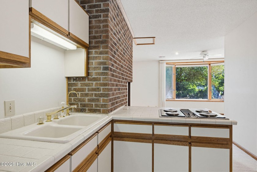 Experience coastal-style living in this expansive 4,000+ sq. ft - photo 43