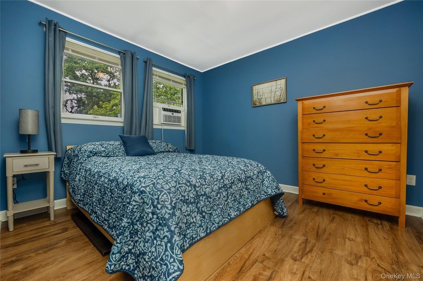 Beautifully Maintained and Updated 2 Bedroom Ranch with Open - photo 15