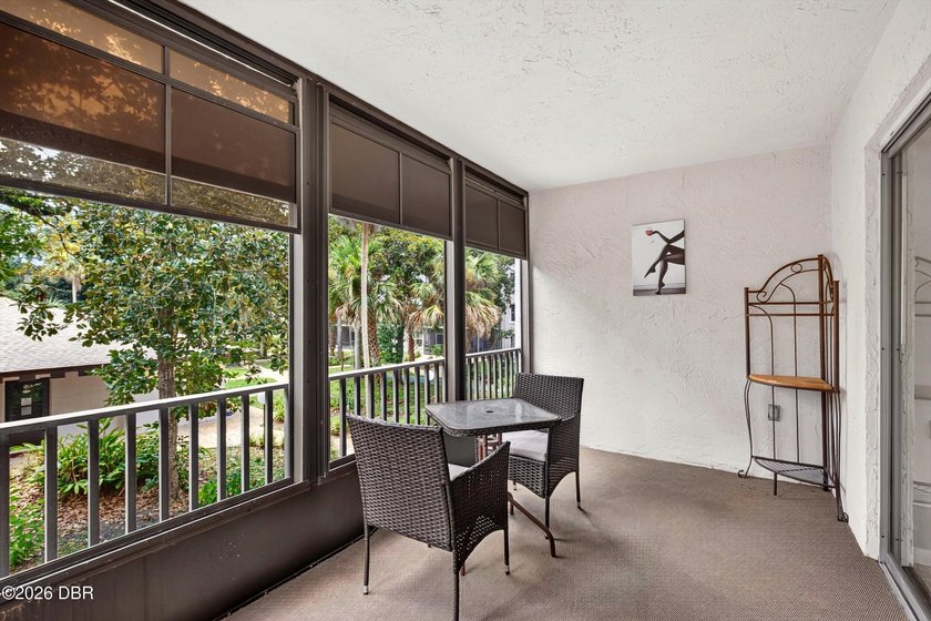 BARGAIN ALERT! Unbelievable price for a beautifully updated - photo 22