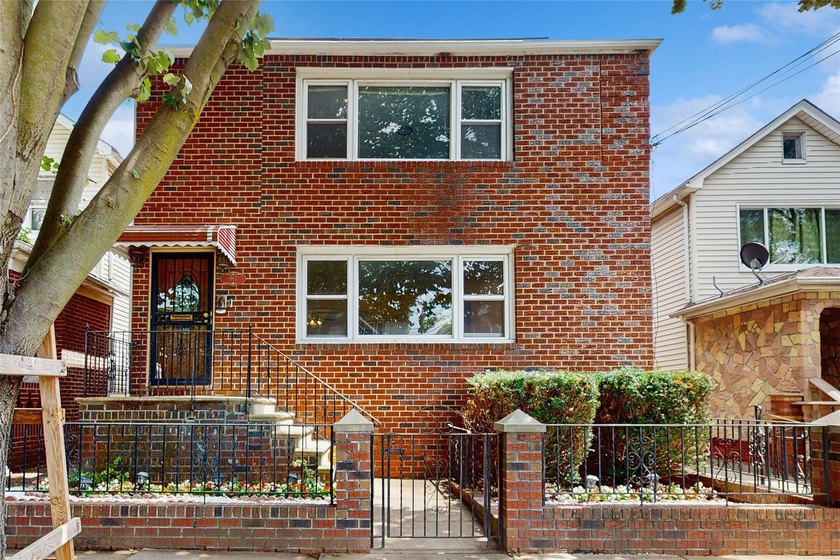 SHOWING BY APPOINTMENT ONLY CALL THE LISTING AGENT 987 E 42nd St - photo 3