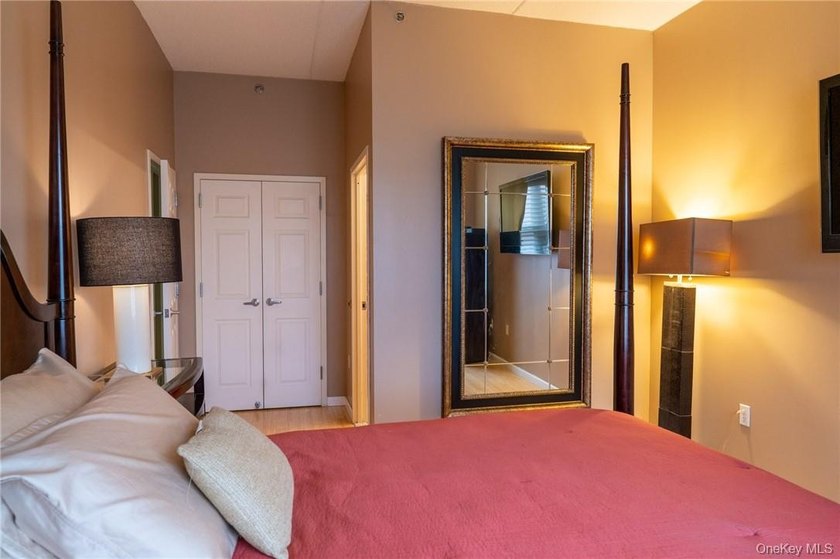 Modern 2BR, 2BA Condo with master bedroom with en suite, located - photo 12