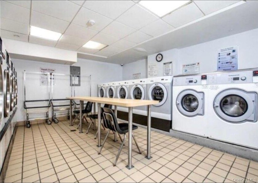 Modern 2BR, 2BA Condo with master bedroom with en suite, located - photo 15