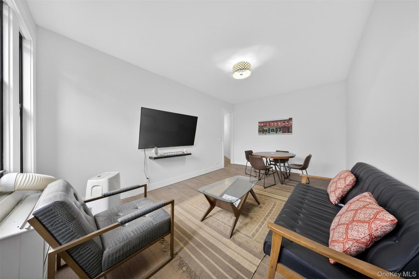 Beautiful 3-bedroom pre-war condominium available on historic - photo 8