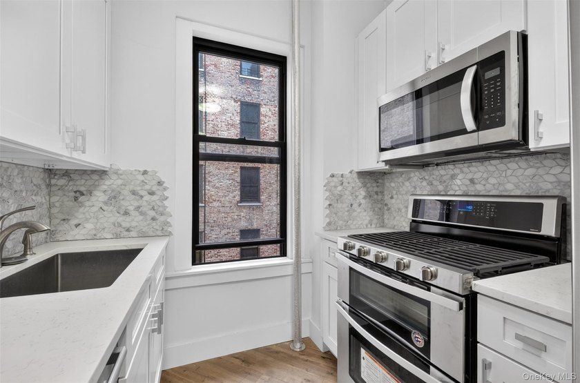 Beautiful 3-bedroom pre-war condominium available on historic - photo 9