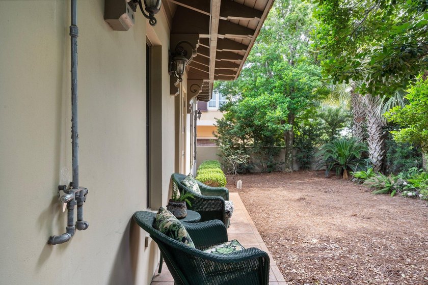 This stunning, fully furnished four-bedroom villa offers plenty - photo 50