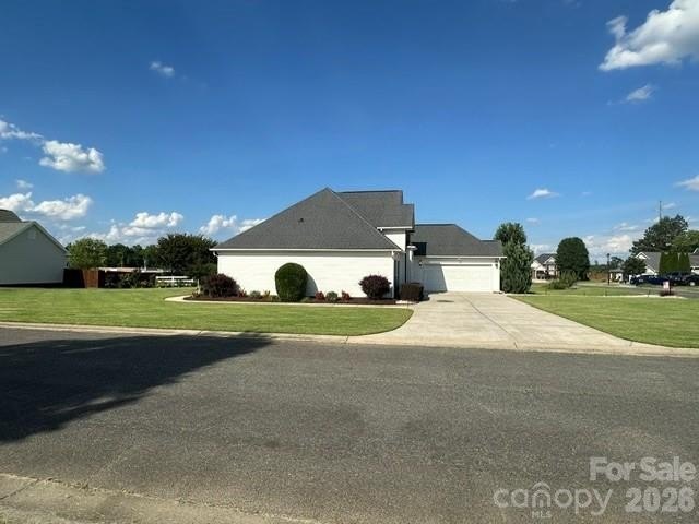 A beautiful home ready to welcome its next family. Situated on a - photo 5