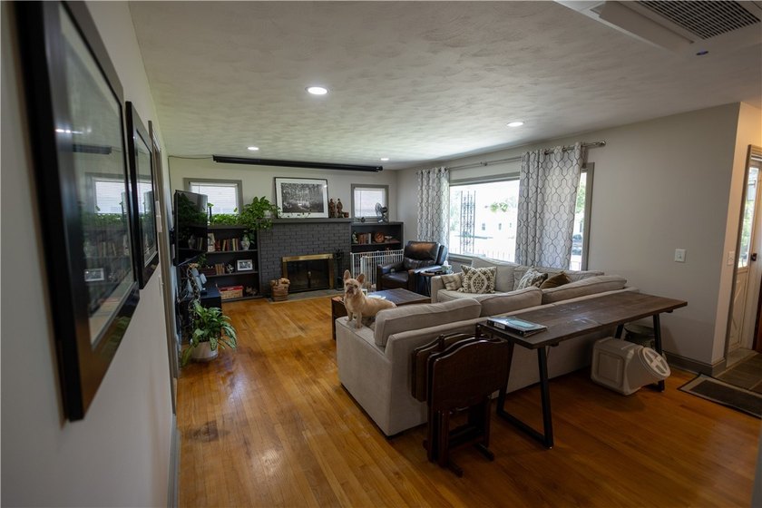 Welcome to this tastefully remodeled ranch offering a - photo 11