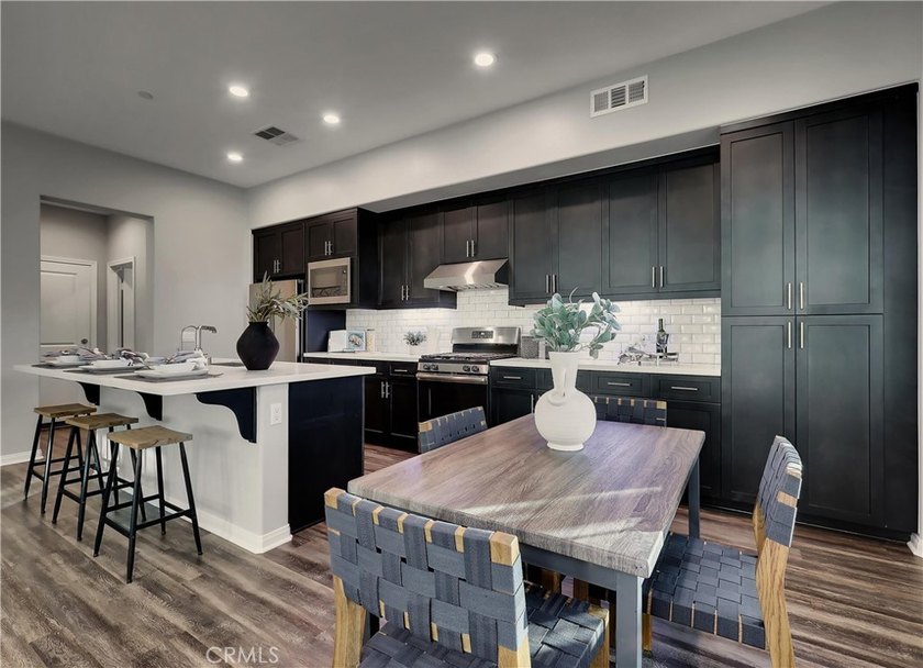 Stunning model perfect home, prized end lot location at the end - photo 14