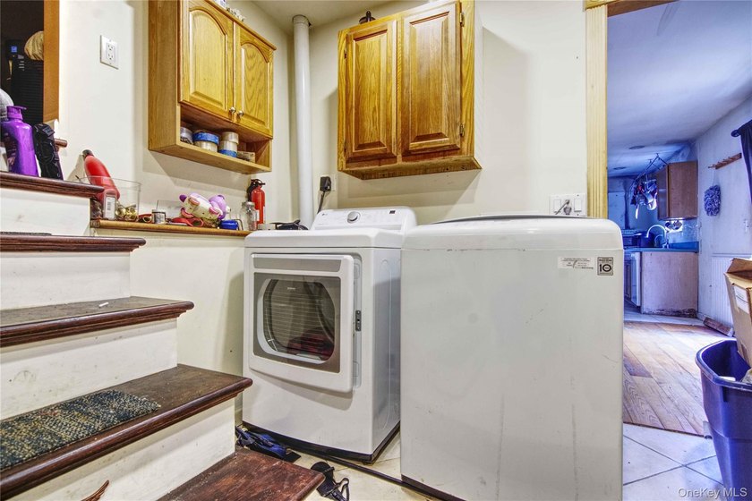Generous layout with room for extended living, this spacious - photo 18